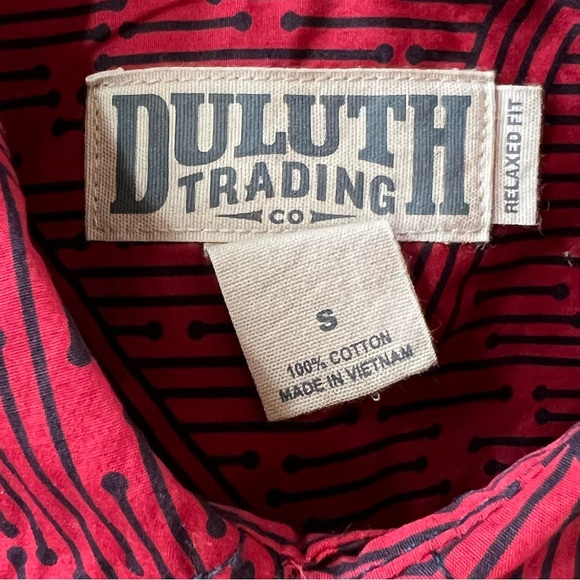 ⭐️ Duluth Trading Co Casual Relaxed Fit Short Sleeve Button Down Shirt SMALL - Picture 3 of 12